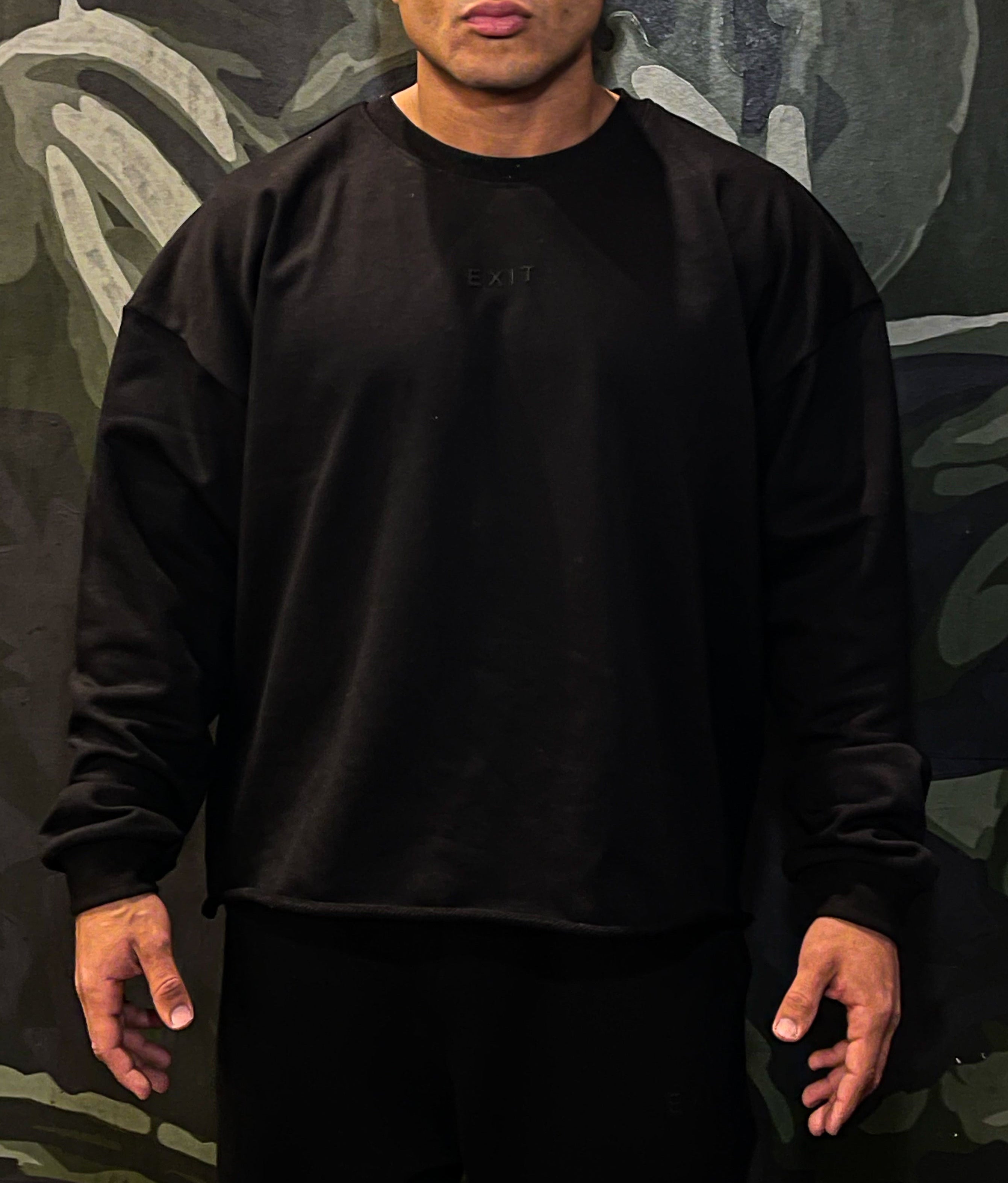 Crew-Neck Box-fit long sleeve shirt